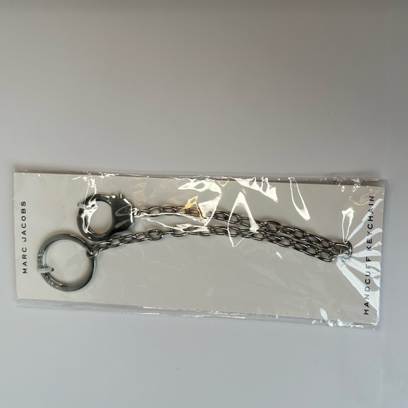 Marc Jacobs Handcuff Keychain NWT - Picture 4 of 11